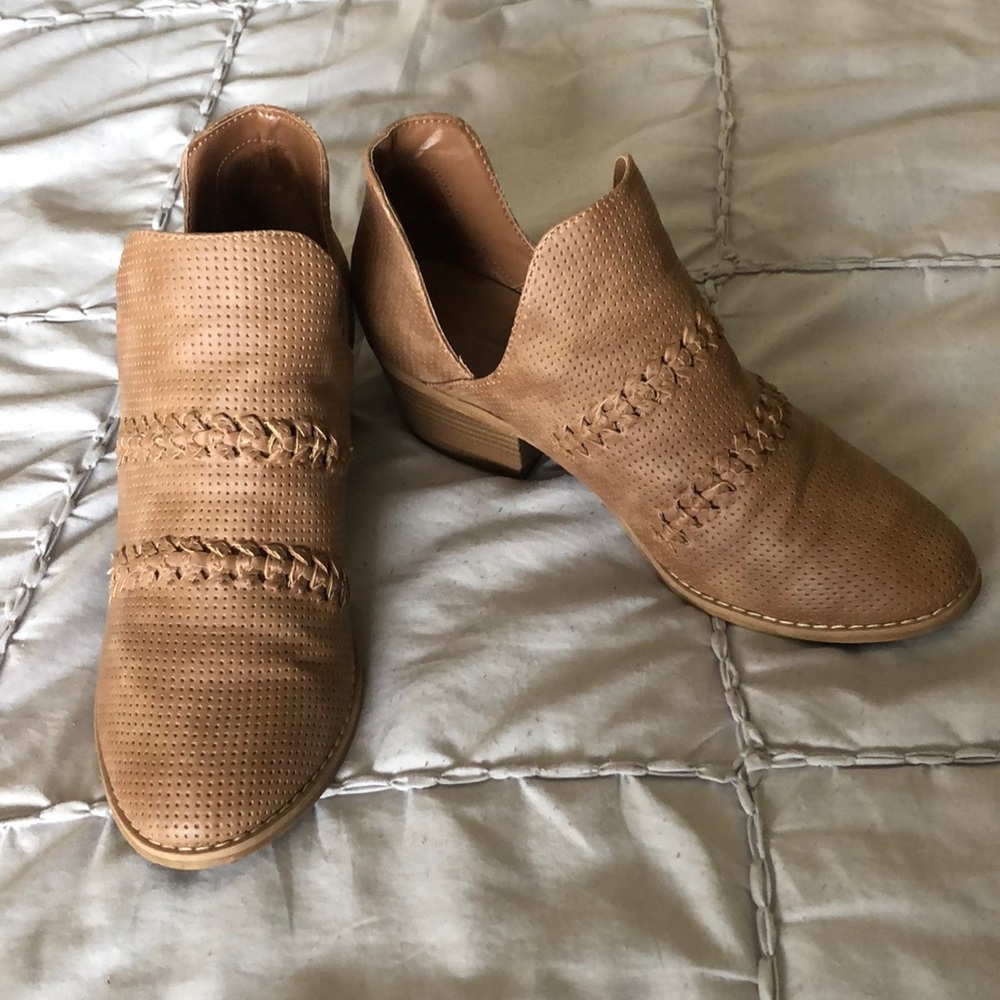 Women’s Universal Thread Braided Ankle Boots